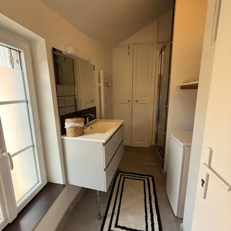 Le Spot H34, Proche De La