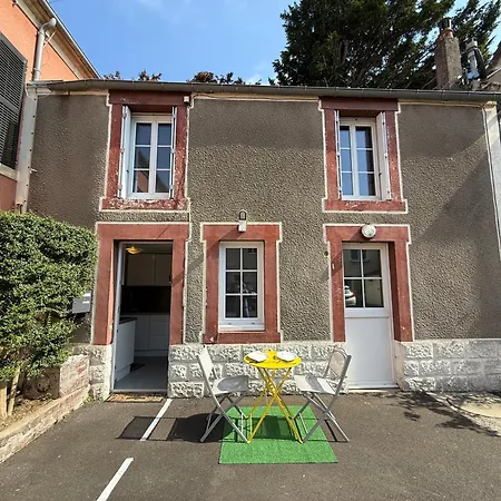 Le Spot H34, Proche De La *